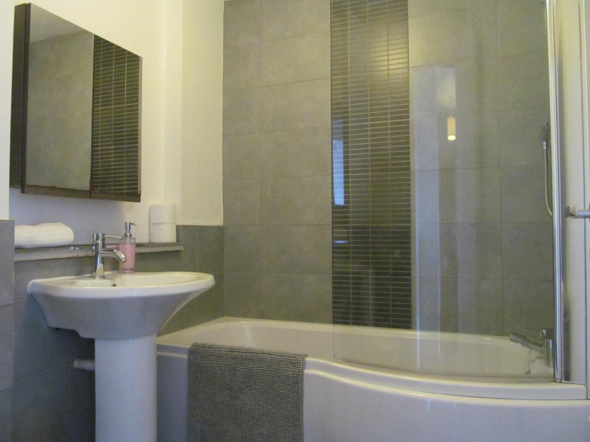 The Granite City - Modern City Centre Apartment แอเบอร์ดีน ภายนอก รูปภาพ